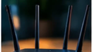 ما الفرق الحقيقي بين شاشات OLED وLCD في الهواتف؟